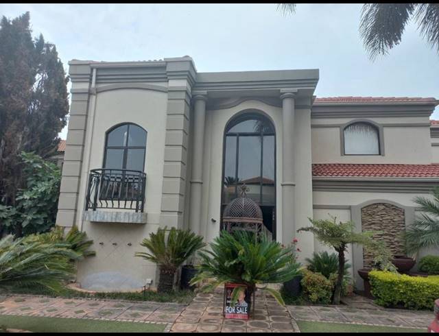 4 BEDROOM HOUSE FOR SALE IN BEYERS PARK